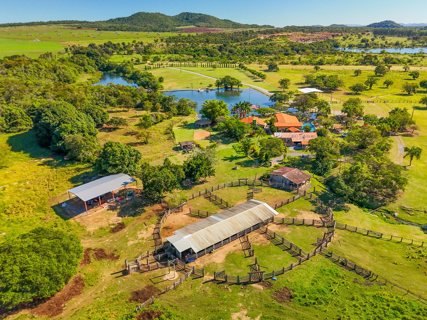 Na Fazenda Ceita Corê tem guia acompanhando?