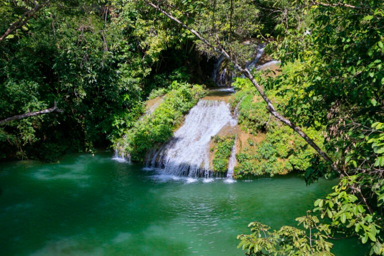 Qual é o melhor passeio de cachoeira em Bonito?
