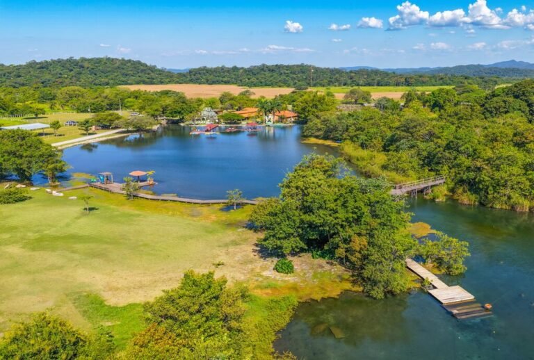 Fazenda Ceita Corê vista de cima: o passeio em Bonito que não pode faltar no seu roteiro.