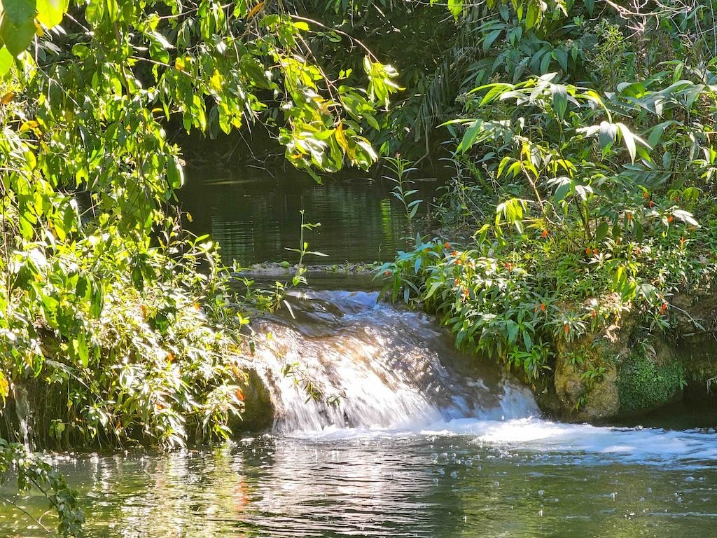 Trilhas e cachoeiras em Bonito na Fazenda Ceita Corê.
