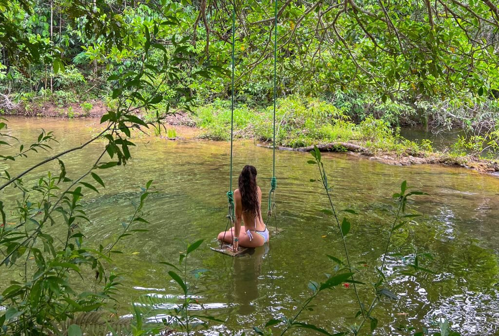 Balanço em meio às águas cristalinas da Fazenda.