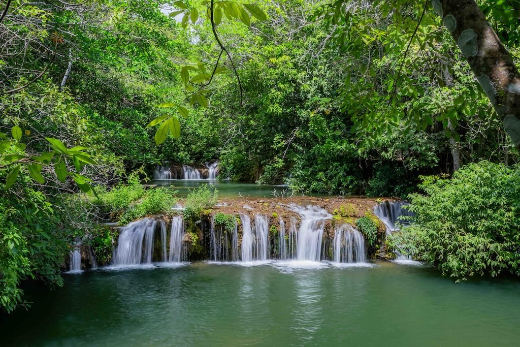 Cachoeiras da Fazenda Ceita Corê, visite e aproveite como economizar em Bonito sem deixar de se divertir.
