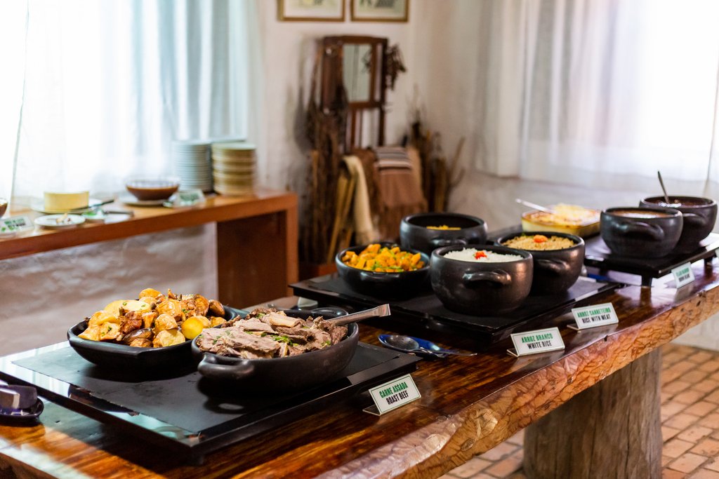 Quantas refeições estão incluídas no passeio dia inteiro em Bonito? 1 2X1A3302RefeicaoComida