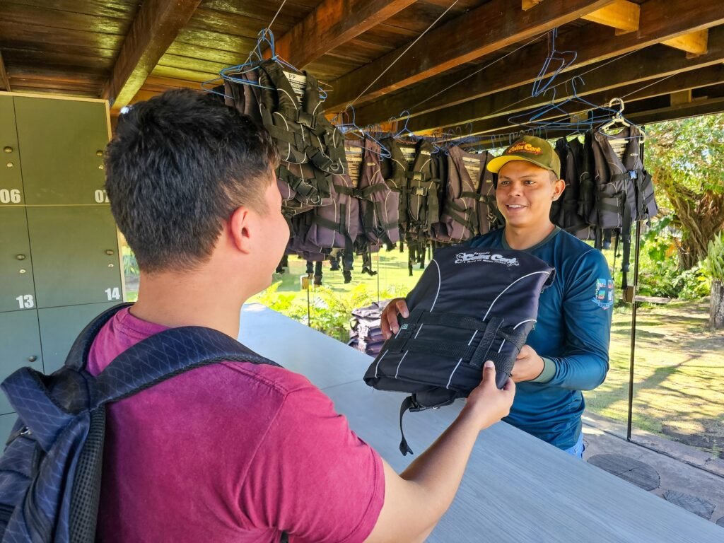 Atendimento aos visitantes no receptivo da Fazenda Ceita Corê